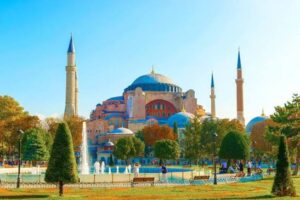 Exploring Turkey’s Hidden Gems: The Most Beautiful Lakes and National Parks for Outdoor Enthusiasts