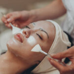 Simple Steps Involved in Deep Cleansing Facial Process for Busy People