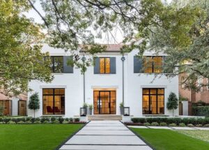Luxury Swimming Pool Design and Construction Services for Elegant Outdoor Living