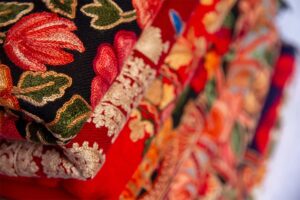 Timeless Threads: Discovering the Shawls Collection at Luxuries of Kashmir