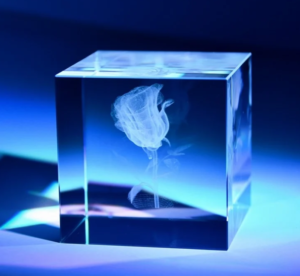 Laser gegraveerd kristal glas: een exclusief en persoonlijk geschenk 1 Laser gegraveerd kristal glas: een exclusief en persoonlijk geschenk