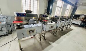 Manual Chocolate Tempering Molding Machine Manufacturers | VEC Choco Tech 1 Manual Chocolate Tempering Molding Machine Manufacturers | VEC Choco Tech