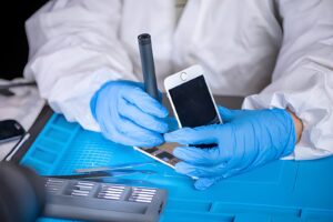 iPhone Back Glass Repair in Huntington Beach: Is It Possible? 1 iPhone Back Glass Repair in Huntington Beach: Is It Possible?