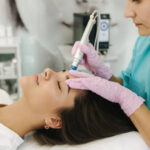 Hydrafacial for Travelers: Refreshing Skin After Long Flights 3 Hydrafacial for Travelers: Refreshing Skin After Long Flights