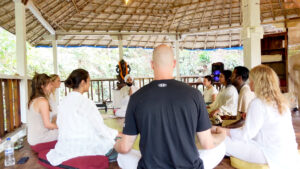 What Happens in the Mind During a Five-Minute Yin Hold 1 What Happens in the Mind During a Five-Minute Yin Hold