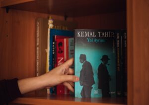 How Real Experience Shapes Authentic Crime Fiction