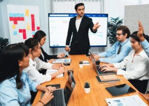When Does an Organization Really Need a Leadership Consultant? 1 When Does an Organization Really Need a Leadership Consultant?