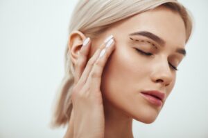 What Is the Difference Between Injections and Cooling Treatments for Double Chin Removal in Islamabad?