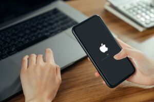 How AWS Hosting Supports Business Growth and Digital Transformation 1 How AWS Hosting Supports Business Growth and Digital Transformation