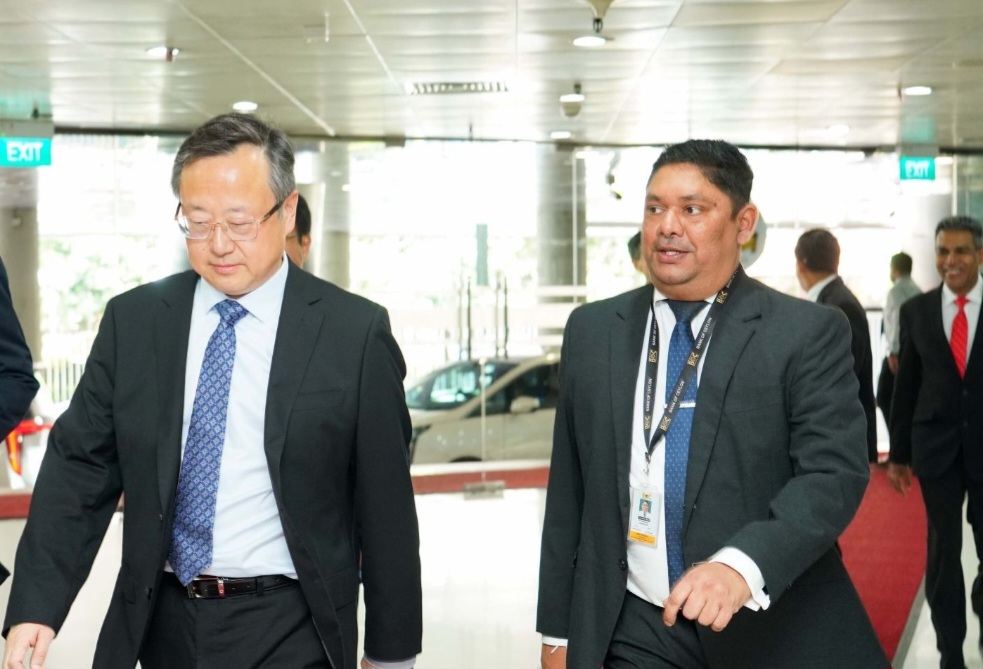  From left: Mr. Zhang Hui, Vice Chairman and President of Bank of China , Mr. Sameera D. Liyanage, Chief Marketing Officer, Bank of Ceylon.