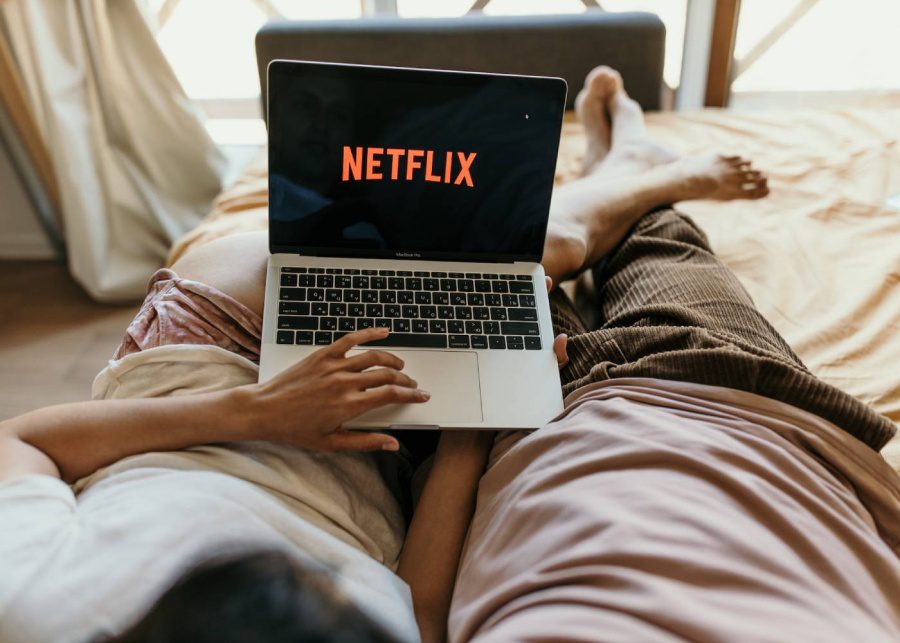 baby-loss-week-singapore-couple-watching-netflix