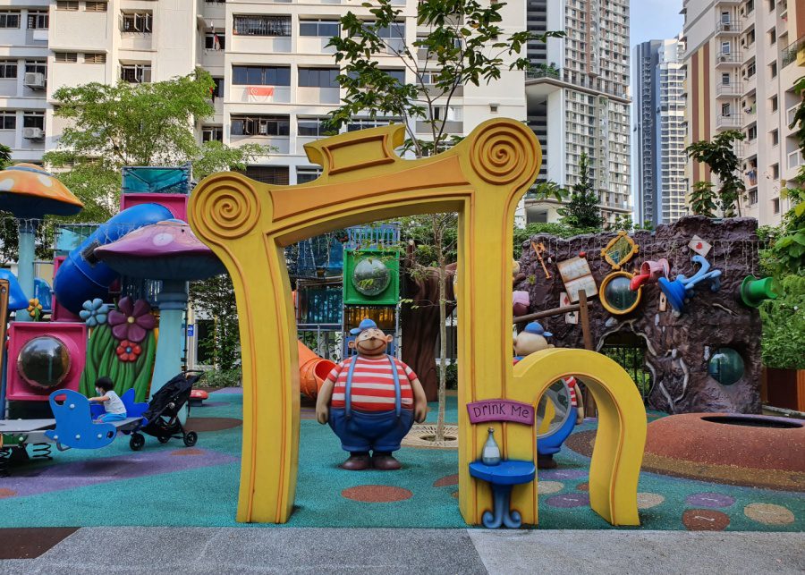 best-playground-singapore-alice-wonderland