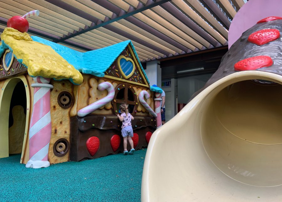 clementi-crest-HDB-playground-hansel-gretal