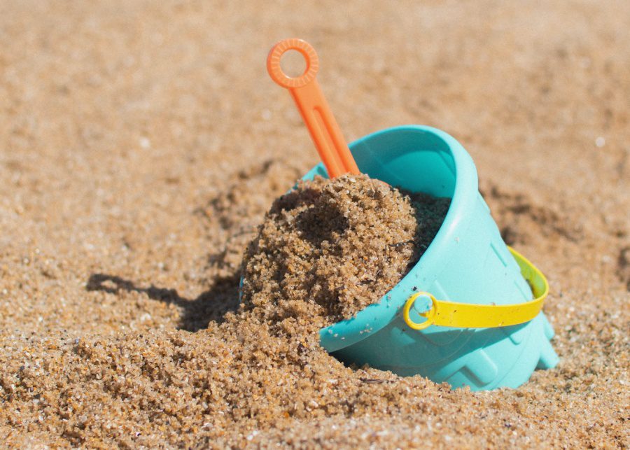 hong-kong-beach-kids-heather-mckean-unsplash