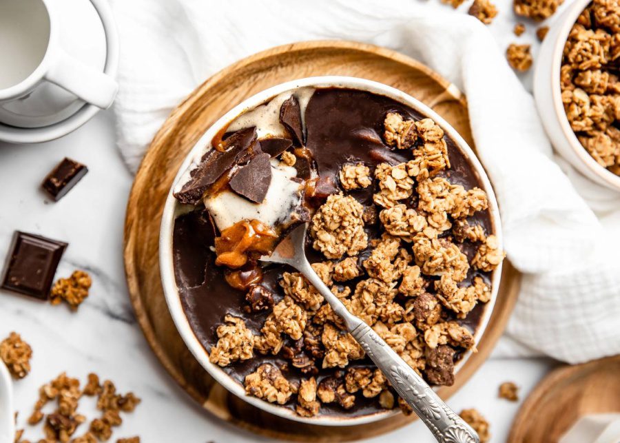 healthy-cold-desserts-chocolate-granola-nice-cream