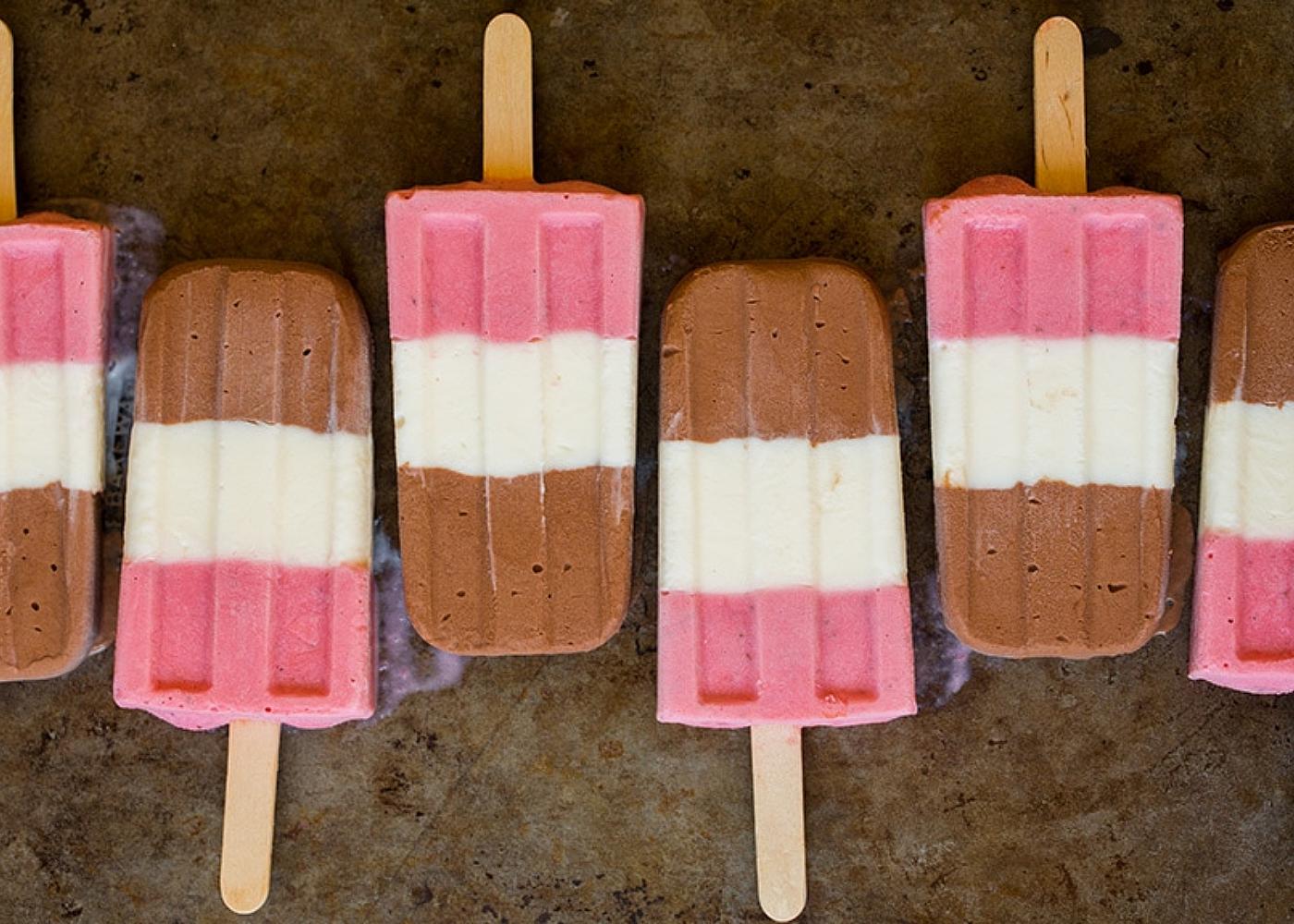 Neapolitan popsicles by Cooking Classy