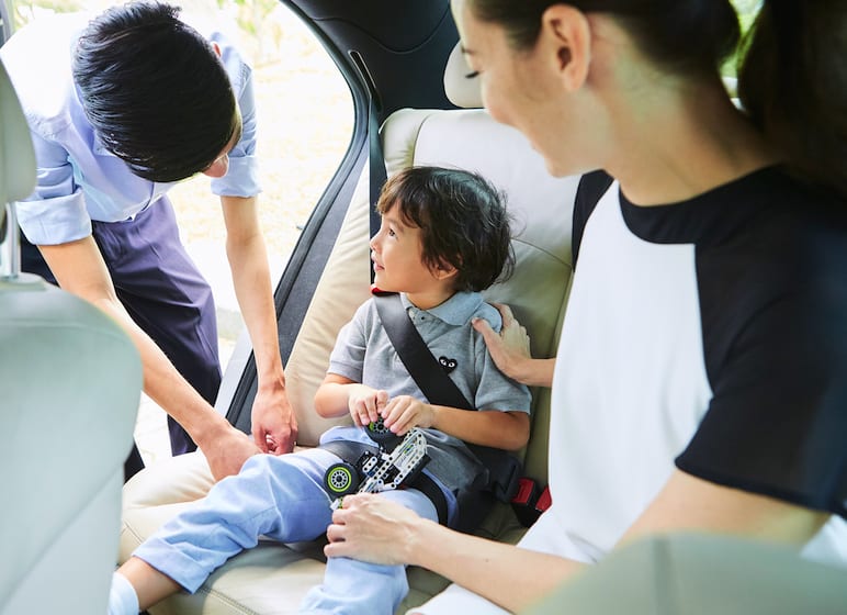 Car safety with kids in Singapore: Best car seats, booster seats and Ride Safer Vests
