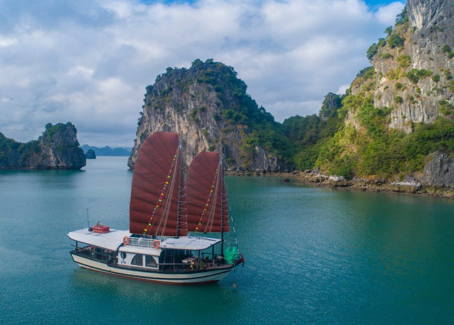 ho-long-bay-vietnam-cruise-with-kids-indochina-junk