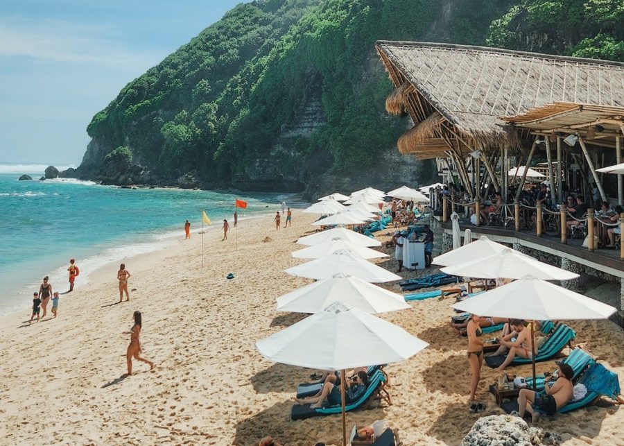 sundays beach club canggu bali