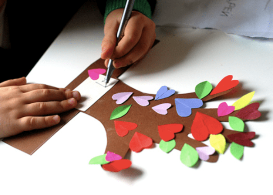 Flowering tree from kid's hand | Valentine's Day crafts for kids