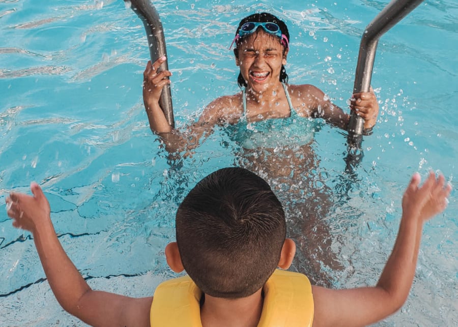 parent-and-child-workshops-classes-and-courses-in-singapore-swimming