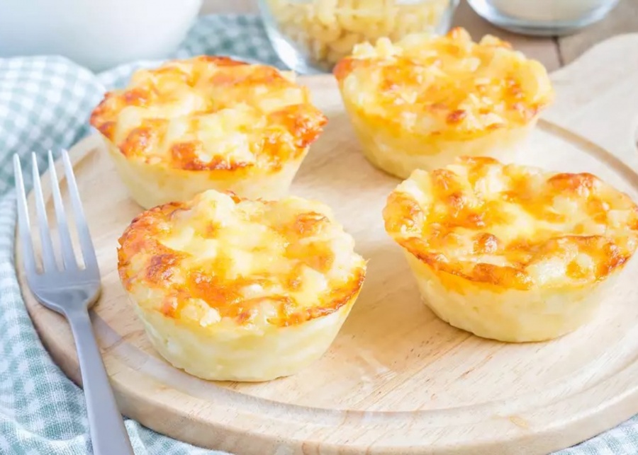 Macaroni-And-Cheese-Muffins-easy-baking-kids