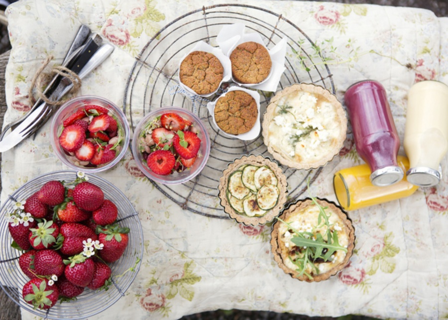 baking-with-kids-at-home-ideas-muffins