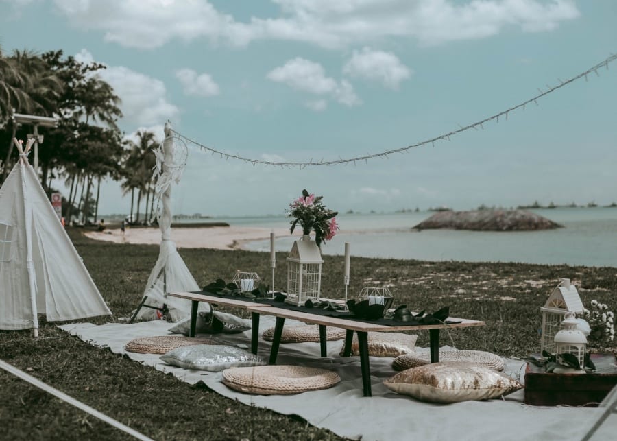 A Wondrous Picnic at the beach