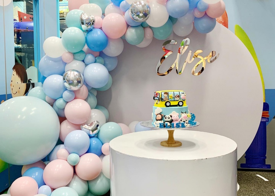 misty-daydream-kids-party-suppliers-singapore-balloon-banner-display