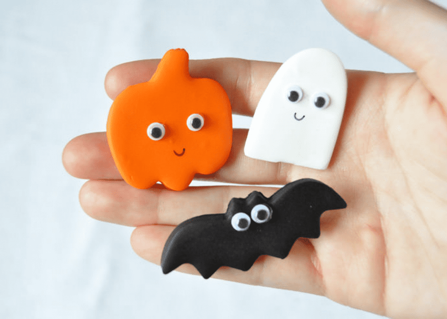 Clay Halloween pins | Halloween crafts for kids