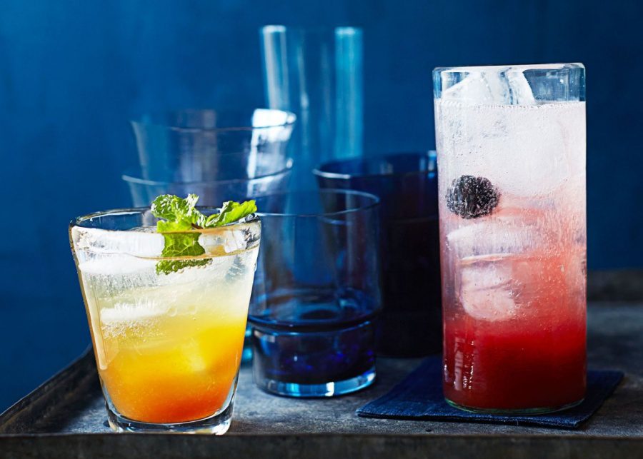Blackberry spritzer by Country Living | Non-alcoholic Christmas drinks