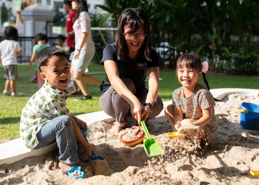 pat's schoolhouse claymore sandpit