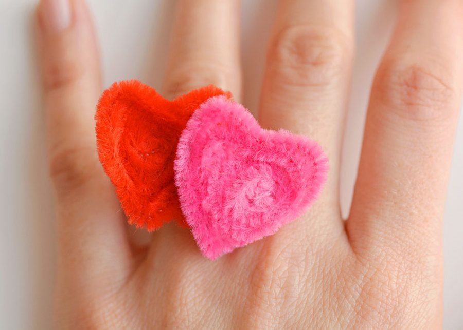 Pipe cleaner heart rings | Valentine's Day crafts for kids