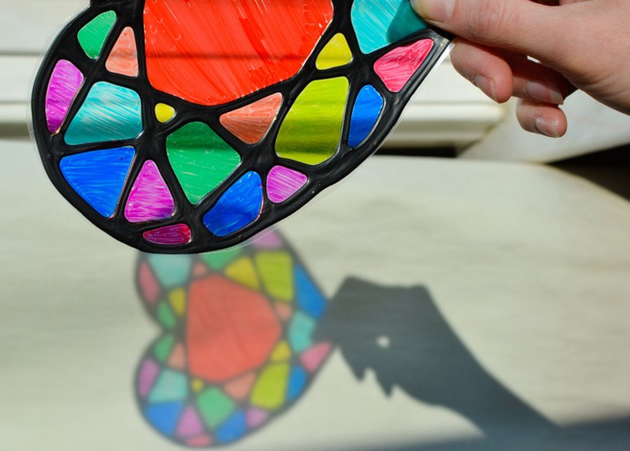 Stained glass heart suncatcher | Valentine's Day crafts for kids