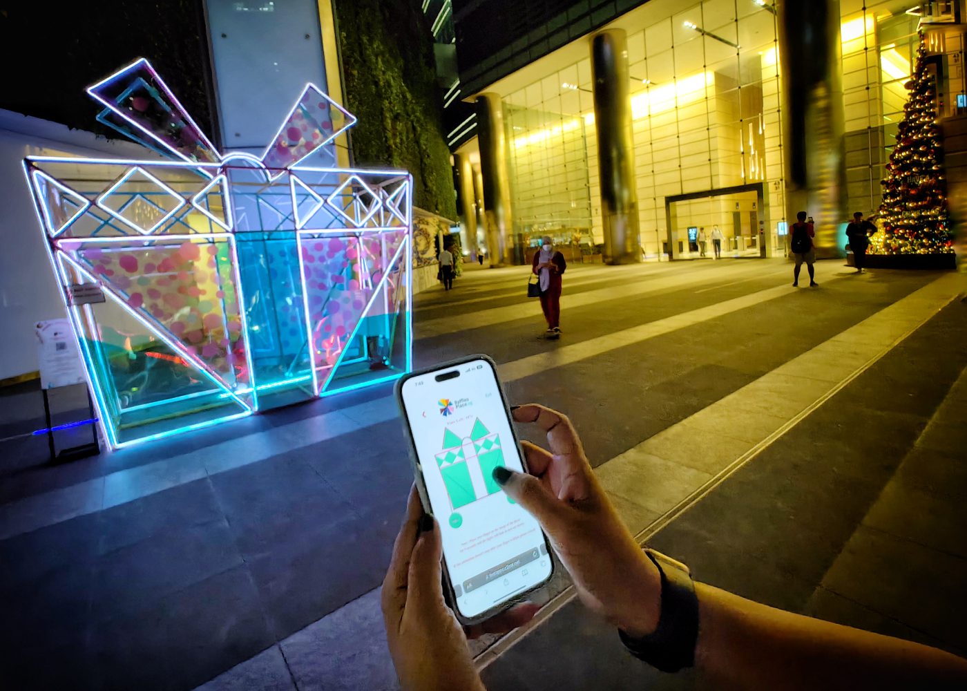 Raffles Place Precinct | Christmas lights Singapore 2022
