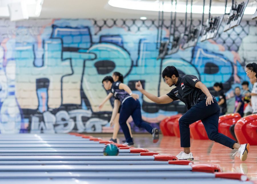 bowling in singapore family kids sonic bowl