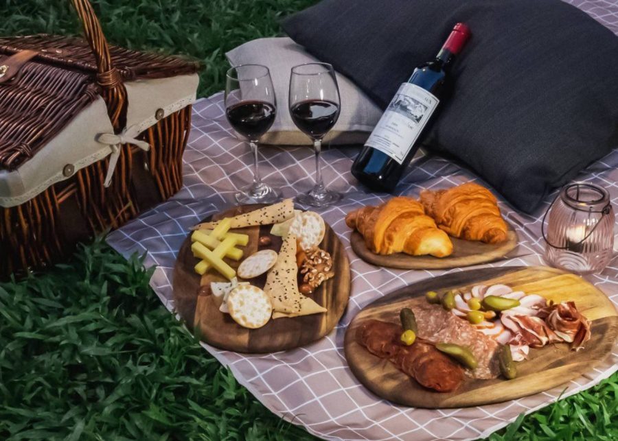 best-valentines-day-gifts-picnic-botanico-botanic-gardens-singapore