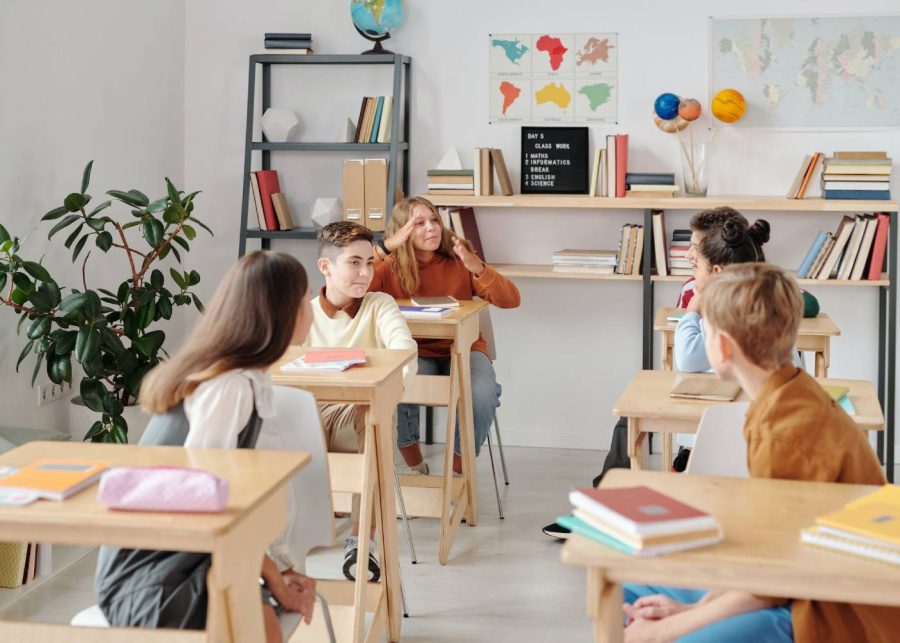 changing-schools-expat-kids-singapore-classroom-dynamics
