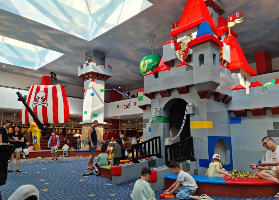 legoland-hotel-malaysia-lobby-kids-activities