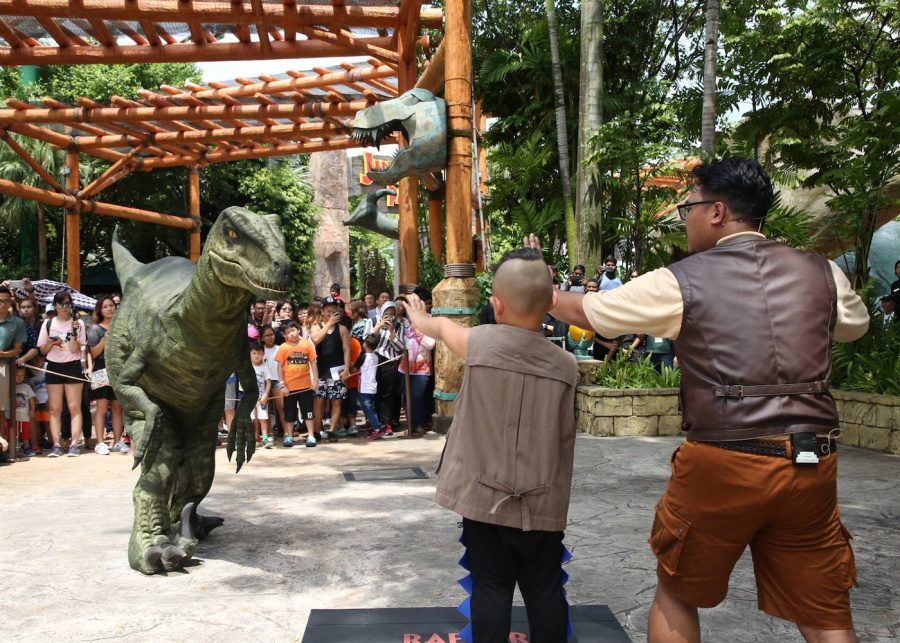 universal studios uss jurassic park raptor