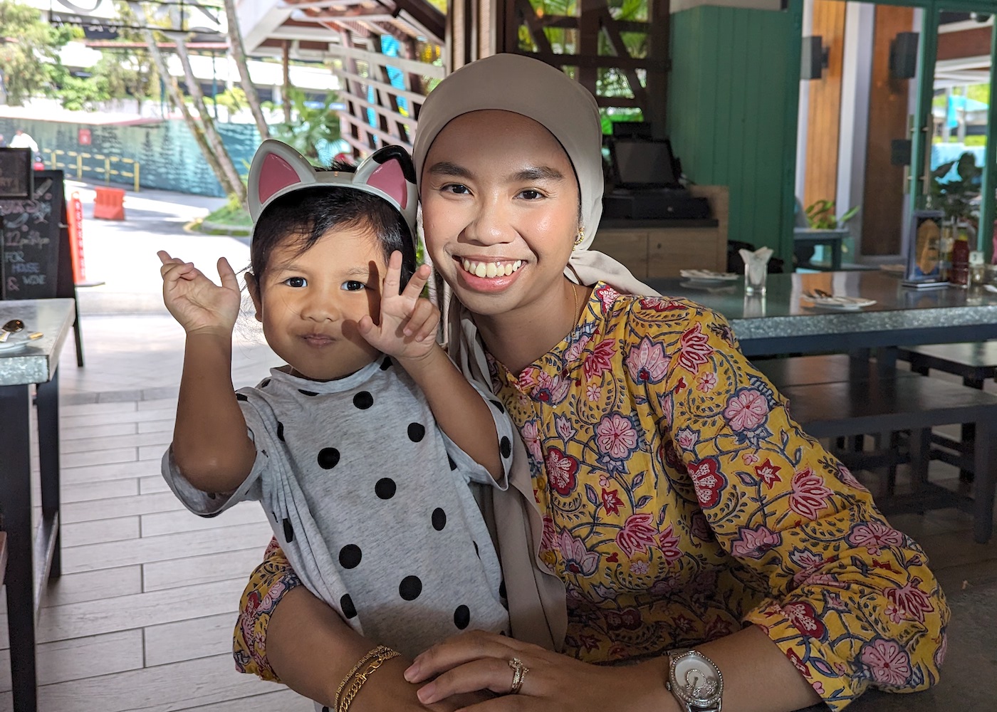 Hello from the new HoneyKids Asia Editor, Syazana