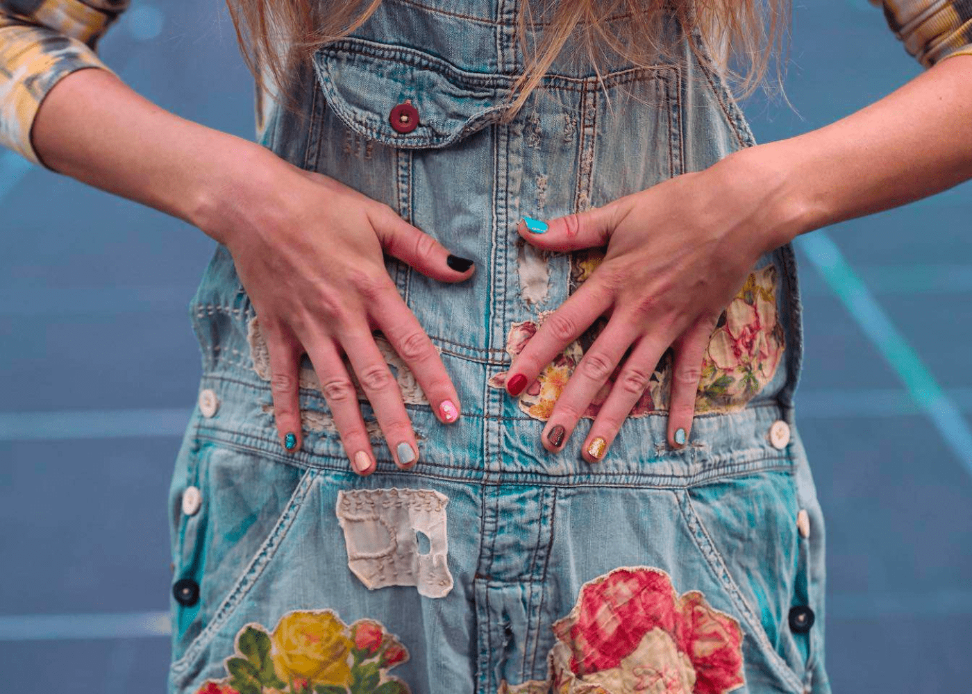 Taylor Swift manicure