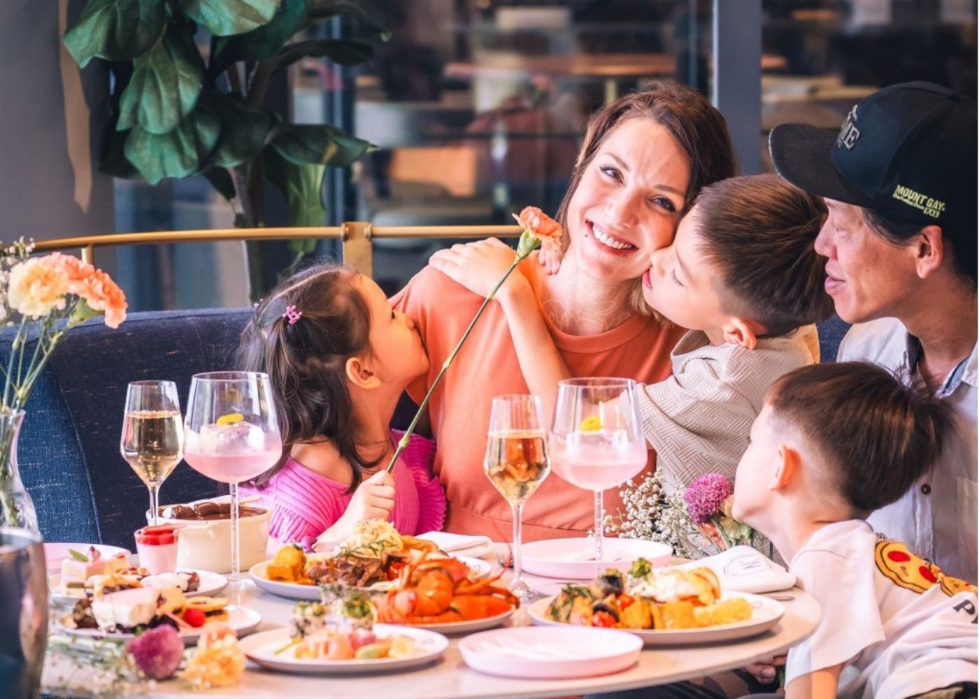 Mother’s Day 2026: Treat mum to the best afternoon tea, brunches, lunches, and dinners in Singapore!