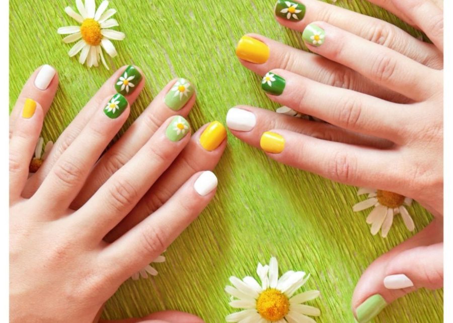 Vedure mother daughter manicure