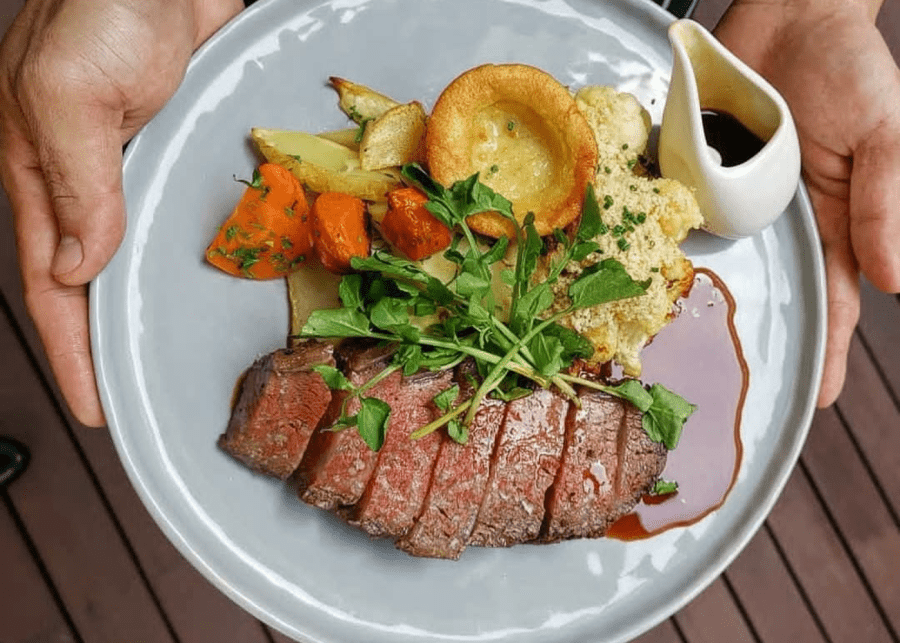 Flutes | best date night restaurants