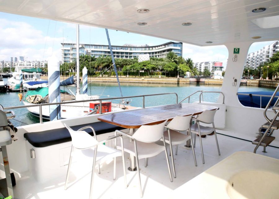 BOB Marine yacht with dining area