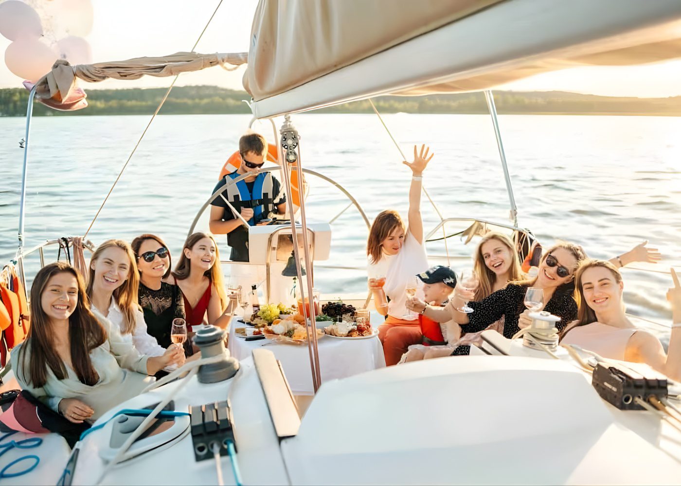 Guide to yacht rental and boat charters in Singapore (with prices from just $60!)