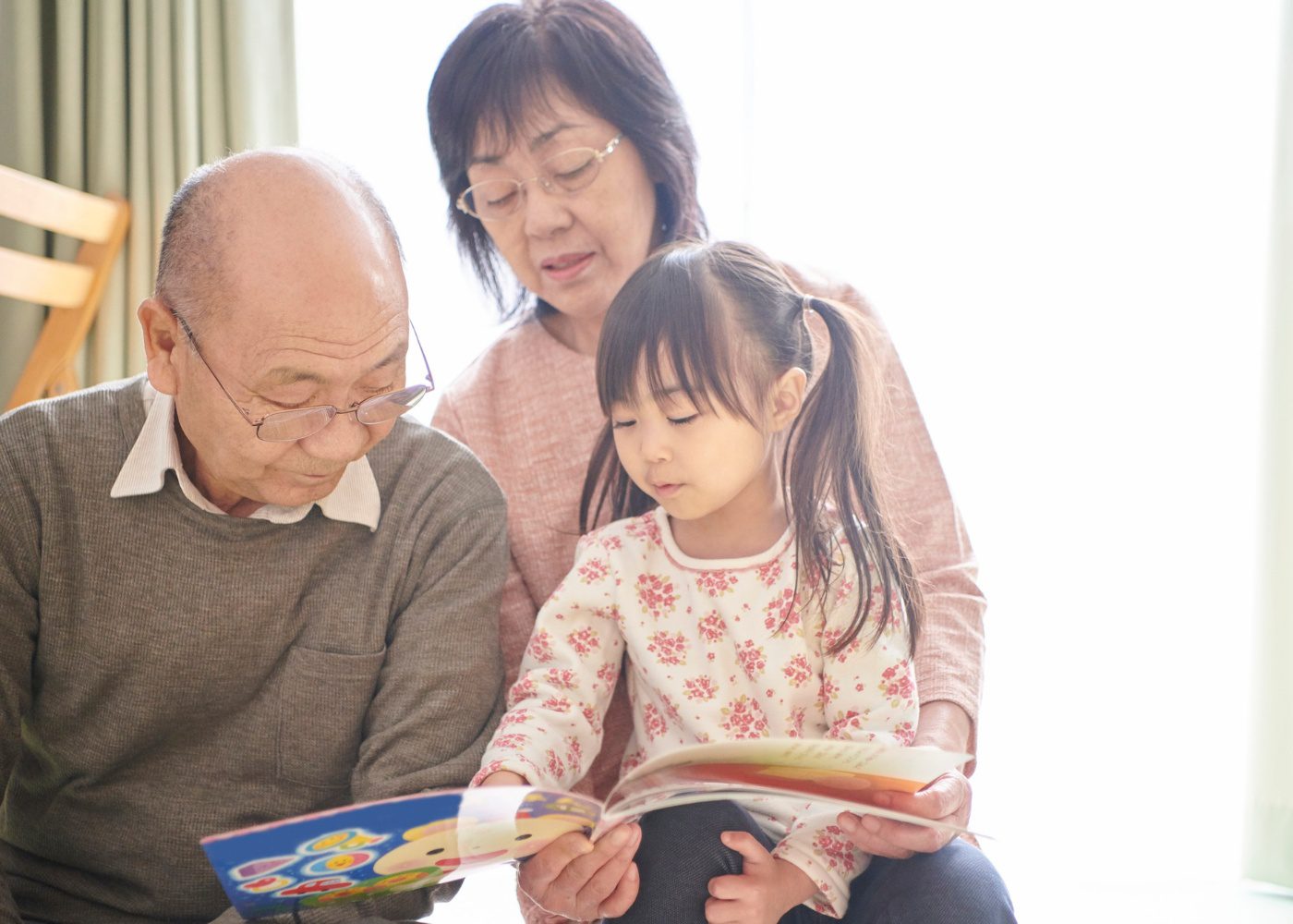 Why grandparents are so important for our kids growing up (and what they teach us, too!)