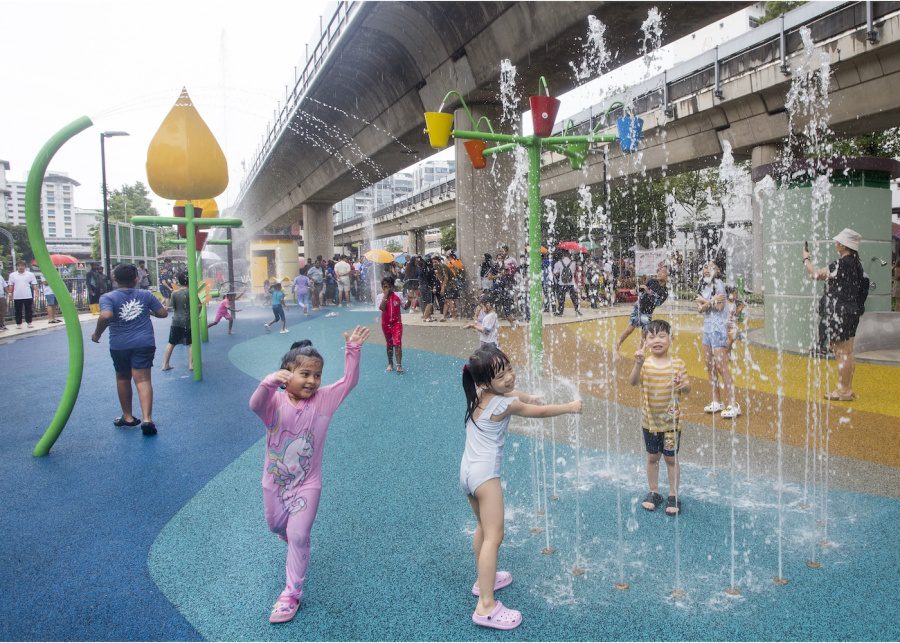 waterplay plaza yew tee singapore free water play