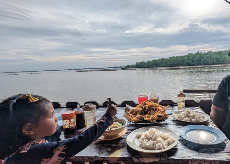 kota tinggi celop 5a restaurant river view